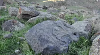 Kars'ta Haç İşaretli Mezar Taşları Turizme Kazandırılmayı Bekliyor