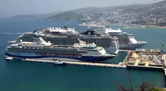 Kuşadası'na Gelen Kruvaziyer Gemileri 9 Bin 600 Turist Getirdi