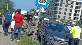 Ordu'da Otomobil Kazası: Sürücüler Yaralanmadan Kurtuldu