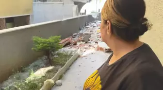 Röportaj sırasında binadan beton blok düştü