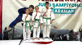 Karaman'da Judo Şampiyonası: Salihli Sporcuları İki Şampiyonluk Kazandı