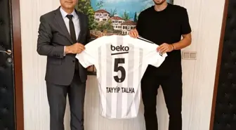 Beşiktaşlı Futbolcu Sanuç'tan Öğretmenine Özel Hediye