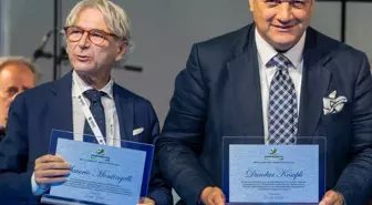 Dündar Keşaplı, Napoli'de Prestijli Ödüle Layık Görüldü