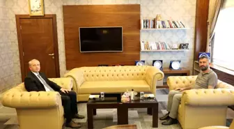 AK Parti Ağrı İl Başkanı'ndan Milli Eğitim Müdürü'ne Nezaket Ziyareti