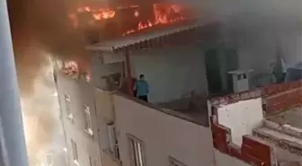 Bursa'da 3 Katlı Binada Yangın Korku Sardı