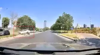 Esenyurt'ta Kontrolden Çıkan Araç Kaldırıma Vurdu