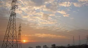 İran'da enerji krizi! Hükümet 160 kurumun elektriğini kesti