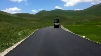 Kars'ta Özel İdare yaptığı yollarla uzağı yakın ediyor