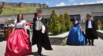 Öğrenciler Roman Kahramanlarını Canlandırdı