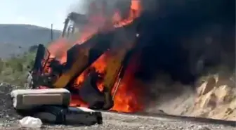 Malatya'da Beton Santralinde İş Makinesi Yangını