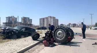 Karaman'da Traktör ile Otomobil Çarpıştı: 86 Yaşındaki Sürücü Hayatını Kaybetti
