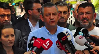 CHP Genel Başkanı Özgür Özel'den Ferdi Zeyrek için taziye ziyareti