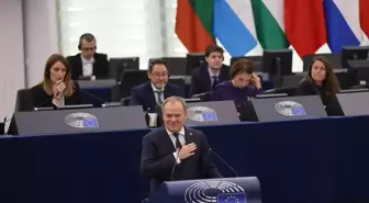 Polonya'da Donald Tusk Koalisyon Hükmeti Güvenoyu Aldı