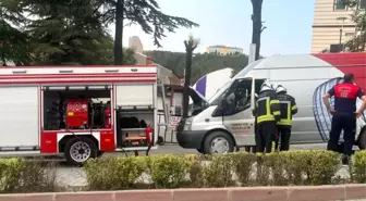Tavşanlı'da Minibüste Yangın, Sürücünün Dikkati Felaketi Önledi