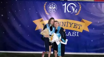Annesiyle Birlikte Mezuniyet Heyecanı