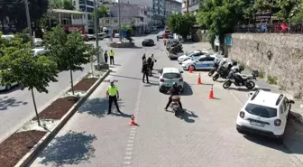 Ayvacık'ta Asayiş ve Trafik Denetimleri: 39 Kişi Kontrol Edildi