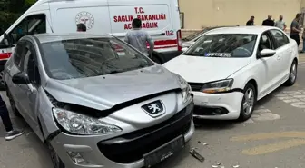 Batman'da İki Otomobil Çarpıştı: 3 Kişi Hafif Yaralandı