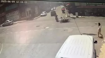 Hatay'da Motosiklet Kazası: Sürücü Metrelerce Sürüklendi