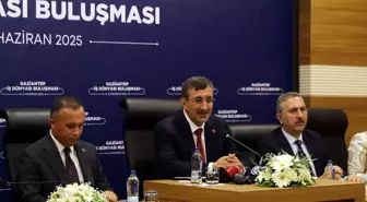 Cevdet Yılmaz Gaziantep'te İş Dünyası Buluşması'na Katıldı