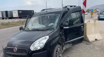 Ağrı'da Trafik Kazası: 3 Yaralı