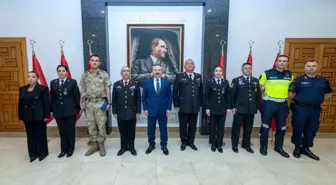 İl Jandarma Komutanı Demir ve jandarma personeli, Vali Aksoy'u ziyaret etti