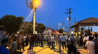 Aydın'da Kamyonet ile Motosikletin Çarpışması: 1 Ölü, 2 Yaralı