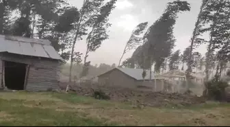 Muş'ta Fırtına ve Sağanak Yağış Hayatı Olumsuz Etkiledi