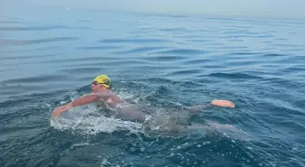 Otizmli Yüzücü Tuna Tunca, Manş Denizi'nde 8 Saati Geride Bıraktı