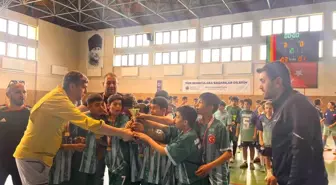 Eski Milli Güreşçi Metin Kırmacı, Futsalda Çifte Şampiyonluk Kazandırdı