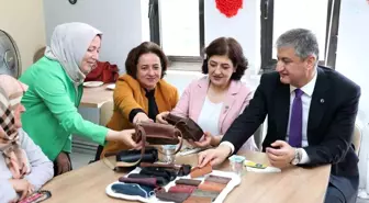 Vali Yavuz, Aile Destek Merkezinde Kursiyerlerle Buluştu