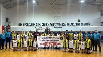 Voleybolcular Jandarma'nın Kuruluş Yıldönümünü Kutladı
