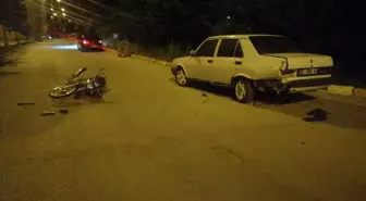 Isparta'da Motosiklet Kazası: 17 Yaşındaki Genç Ağır Yaralandı