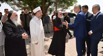 Bakan Vedat Işıkhan Mardin'de Deyrulzafaran Manastırı'nı Ziyaret Etti