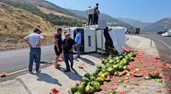 Gaziantep'te Karpuz Yüklü Kamyonet Devrildi