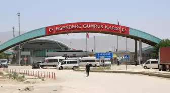İsrail'in Saldırısı Sonrası Esendere Gümrük Kapısı'nda Uzun TIR Kuyruğu
