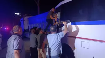 Turgutlu'da İşçi Servisi Kaza Yaptı: 20 Yaralı
