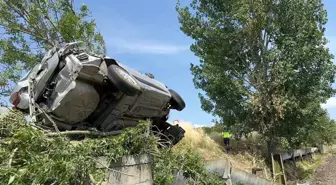 Balıkesir'de Otomobil Takla Attı: Sürücü Hafif Yaralandı