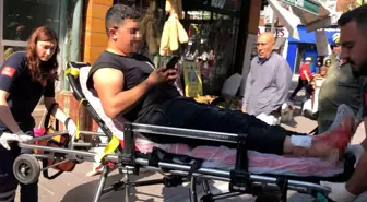 İskeleden Düşerek Yaralanan Genç, Ambulansa Telefonuyla Taşındı