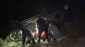 Erzincan'da Otomobil Su Kanalına Uçtu: 4 Yaralı