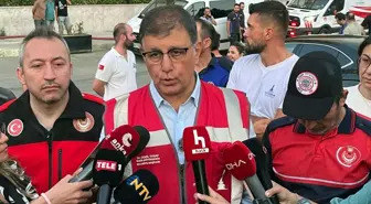 İzmir'de Hastane Yanındaki Yangın Büyümeden Kontrol Altına Alındı