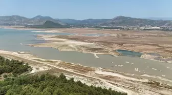 İzmir'de Tahtalı Barajı'ndaki Su Seviyesi Kritik Noktaya Düştü