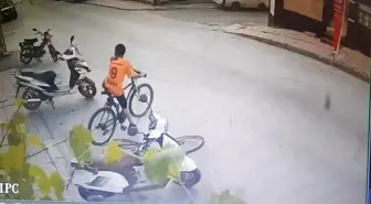 Eskişehir'de Bisiklet Hırsızlığı Güvenlik Kamerasında