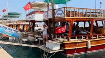 Mersin'deki Köpek Balığı Görüntüleri Tatilcileri Tedirgin Etti