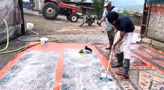 Amasyalı Çiftçi Halı Yıkama Makinesini Tırpanla Dönüştürdü