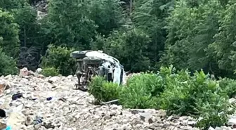 Gaziantep'te Aileyi Taşıyan Araç Uçuruma Düştü: 3 Ölü, 1 Yaralı