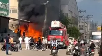 İnegöl'deki Mobilya İmalathanesinde Yangın