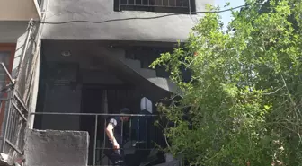İzmir'de Yangın Paniği: Mahalleli Genç Kızı Kurtardı