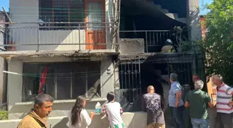 İzmir'de 4 Katlı Binada Yangın: 1 Yaralı