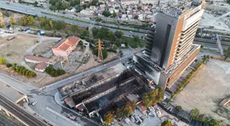 İzmir'de Plastik Fabrikasında Yangın: Hastalar Tedbiren Başka Hastanelere Sevk Edildi