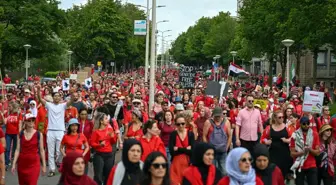 Lahey'de son 20 yılın en büyük protestosu! 150 bin kişi Filistin için sokaklara indi